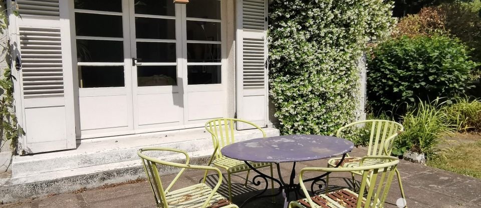 Traditional house 5 rooms of 99 m² in Vernouillet (78540)