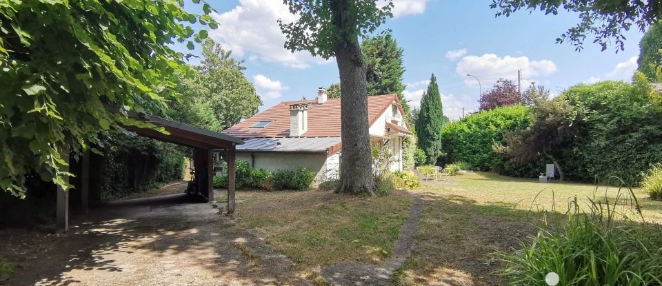 Traditional house 5 rooms of 98 m² in Vernouillet (78540)