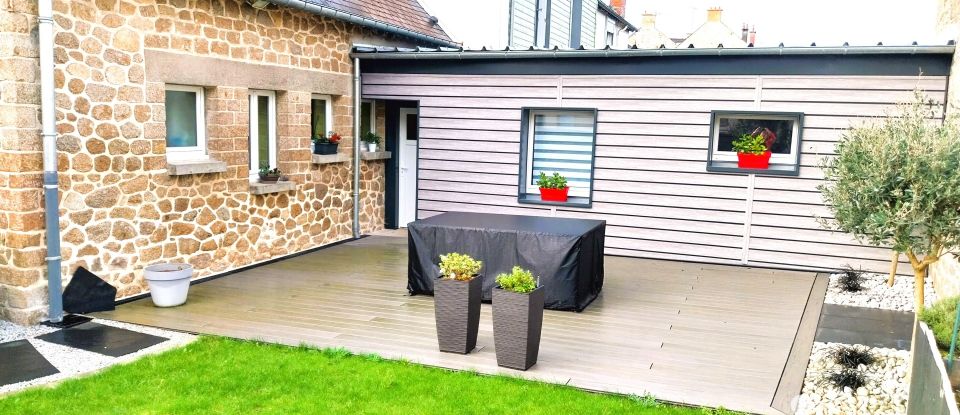 Town house 5 rooms of 147 m² in Fougères (35300)