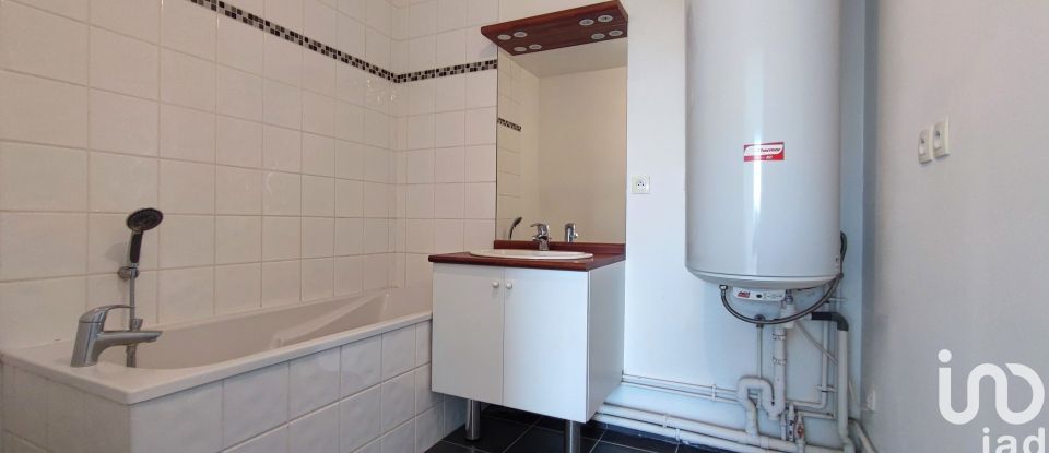 Apartment 2 rooms of 45 m² in Roncq (59223)