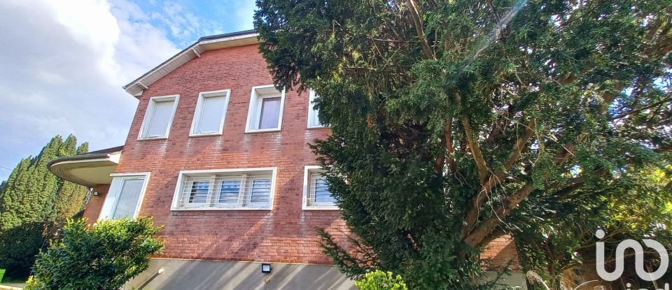 Maison 9 pièces de 270 m² à Sotteville-lès-Rouen (76300)