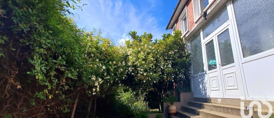 Maison 9 pièces de 270 m² à Sotteville-lès-Rouen (76300)