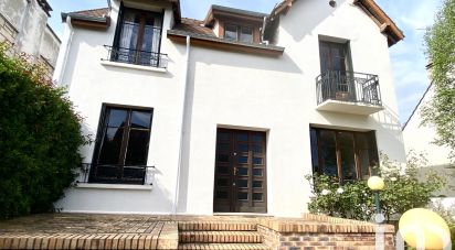 Traditional house 6 rooms of 143 m² in Sceaux (92330)