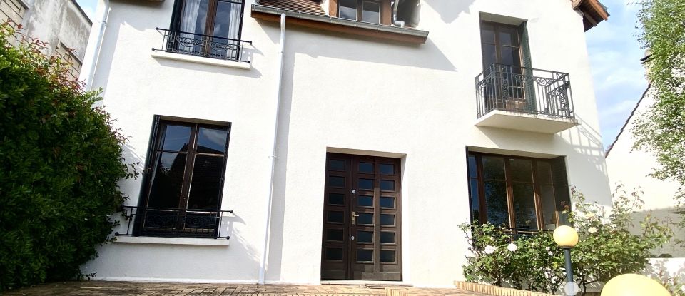 Maison traditionnelle 6 pièces de 143 m² à Sceaux (92330)