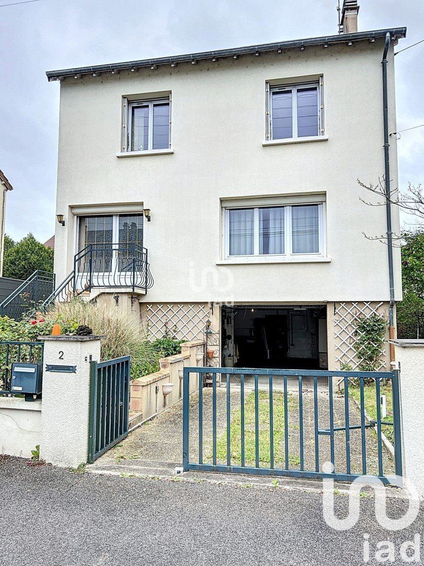 Maison 6 pièces de 95 m² à Bourges (18000)