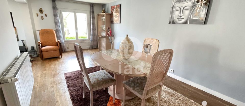 House 7 rooms of 130 m² in Juvisy-sur-Orge (91260)