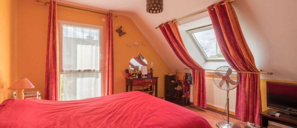 House 5 rooms of 125 m² in Saint-Aubin-du-Cormier (35140)