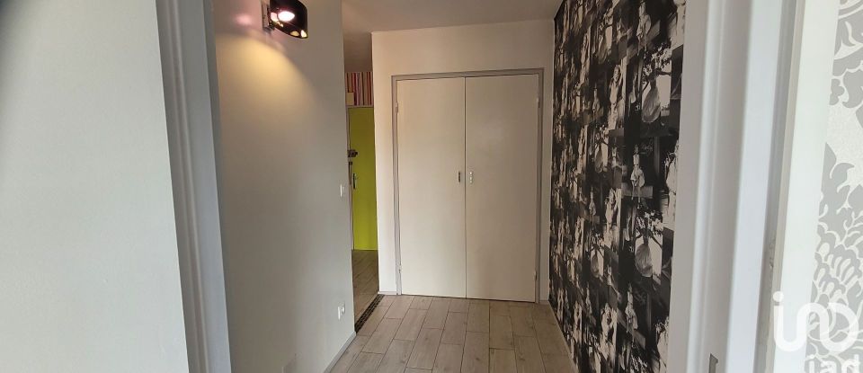 Apartment 2 rooms of 45 m² in Cenon (33150)