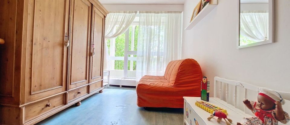 Apartment 4 rooms of 77 m² in Villeurbanne (69100)
