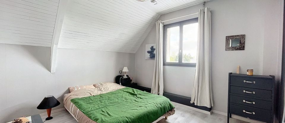House 8 rooms of 187 m² in Saint-Aubin-du-Cormier (35140)