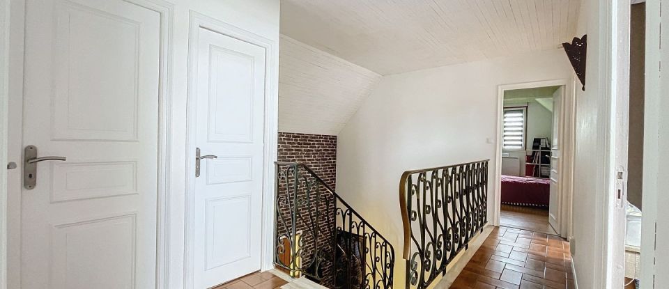 Maison 8 pièces de 187 m² à Saint-Aubin-du-Cormier (35140)