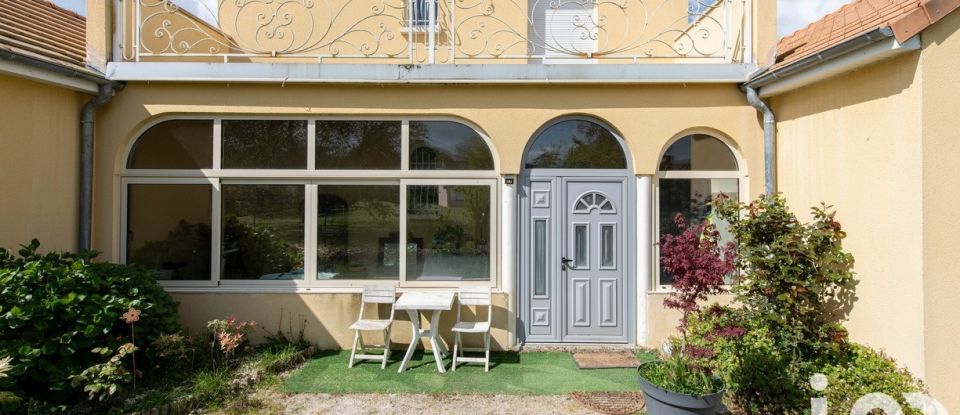 Maison traditionnelle 5 pièces de 178 m² à La Bourdinière-Saint-Loup (28360)