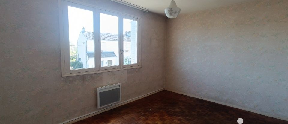 Town house 5 rooms of 84 m² in Montgivray (36400)