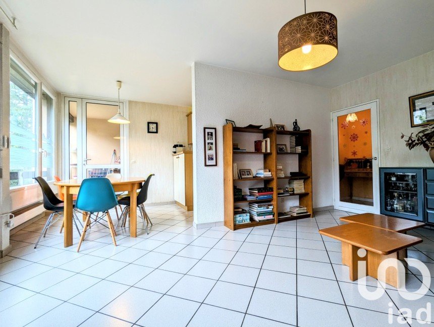 Apartment 4 rooms of 83 m² in - (74940)
