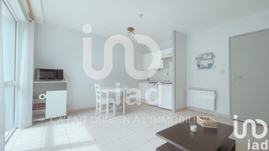 Apartment 1 room of 27 m² in La Rochelle (17000)