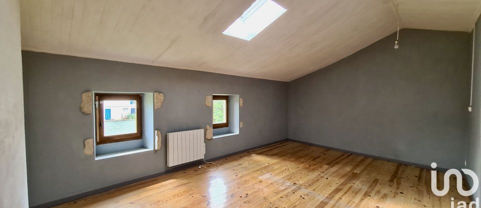 House 5 rooms of 135 m² in Ferrières (17170)