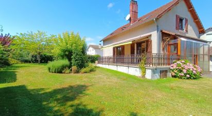 House 10 rooms of 137 m² in Cussac (87150)