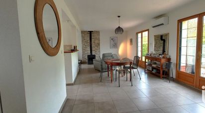 Traditional house 6 rooms of 150 m² in Beaubec-la-Rosière (76440)