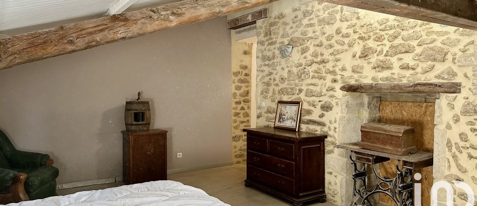 Village house 6 rooms of 188 m² in Grillon (84600)