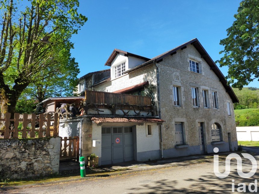 Maison de village 6 pièces de 180 m² à Lanzac (46200)