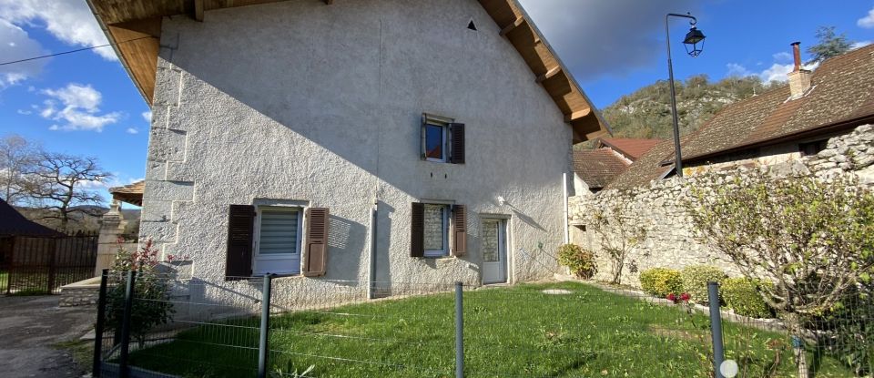 Village house 4 rooms of 93 m² in Lavours (01350)