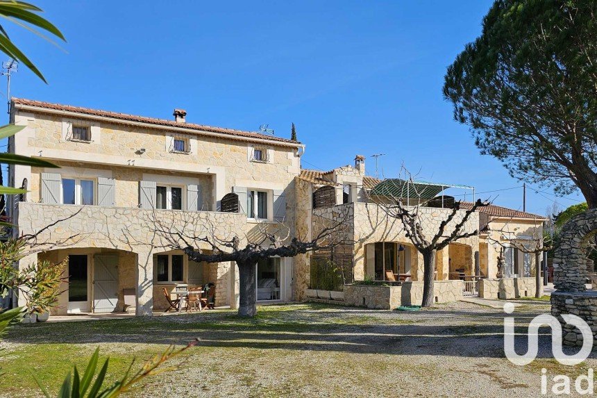 Mas 15 pièces de 365 m² à Saint-Rémy-de-Provence (13210)
