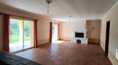 Traditional house 5 rooms of 140 m² in Saint-Christol (84390)
