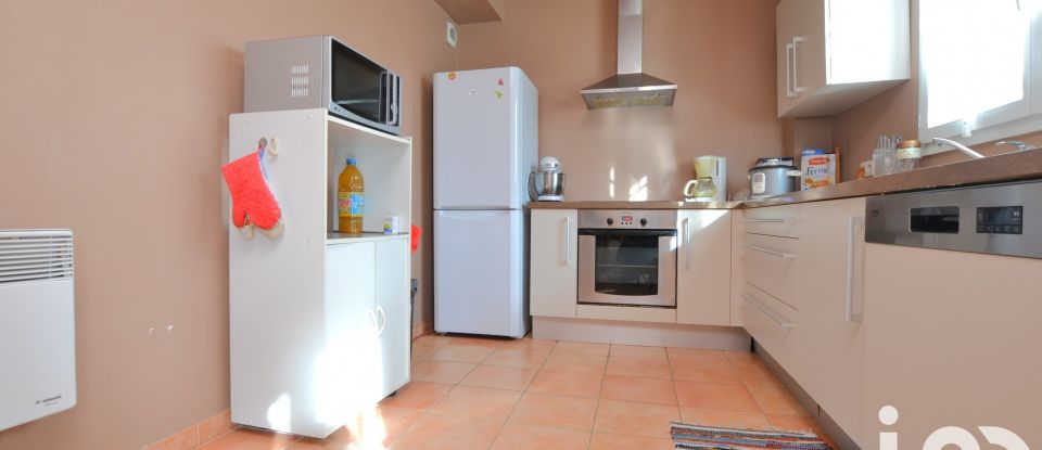 Traditional house 4 rooms of 82 m² in Narbonne (11100)