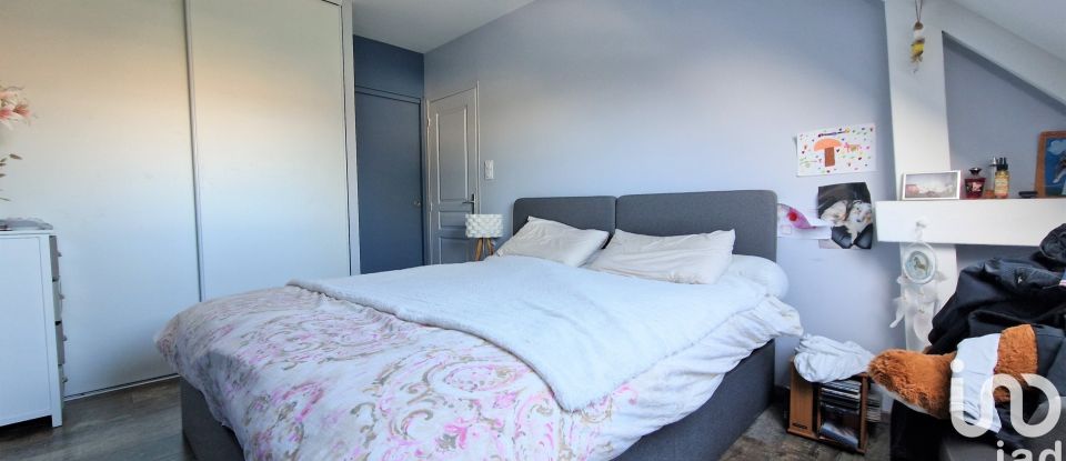 House 6 rooms of 128 m² in Saint-Christophe-des-Bois (35210)