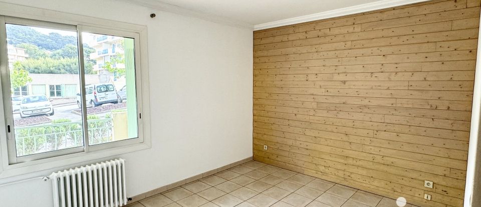 Appartement 4 pièces de 80 m² à Toulon (83000)