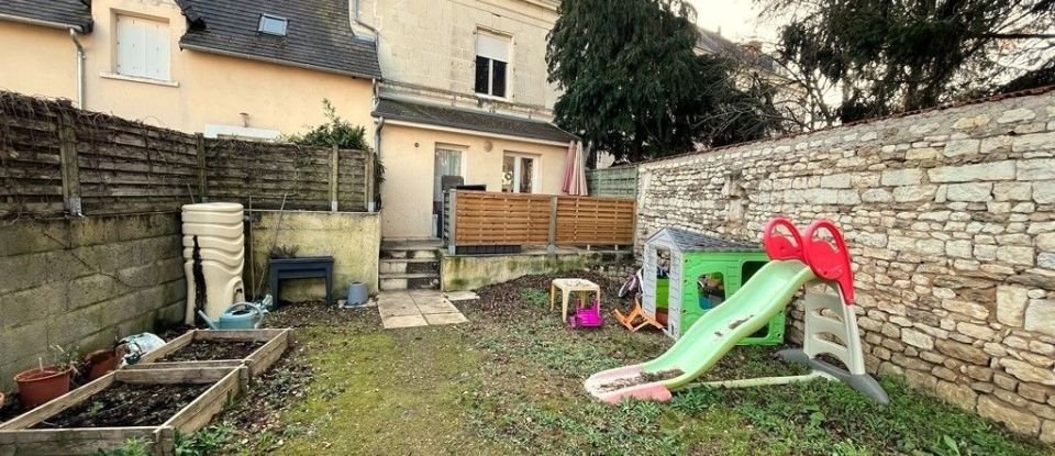 Town house 4 rooms of 92 m² in Naintré (86530)