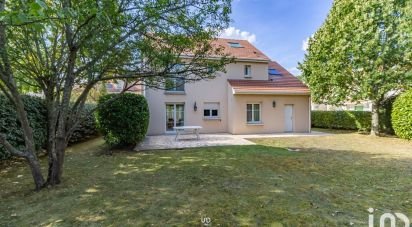 House 8 rooms of 170 m² in Guyancourt (78280)