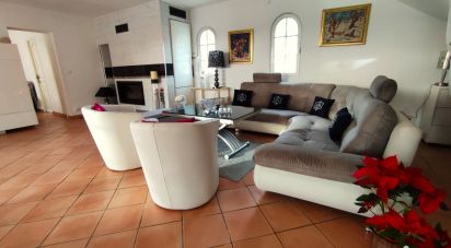 Maison traditionnelle 4 pièces de 158 m² à La Motte (83920)