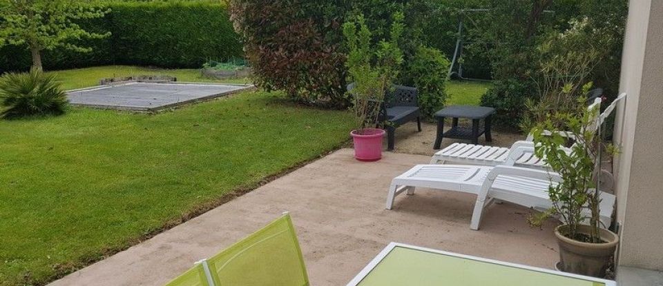 House 6 rooms of 102 m² in Langrolay-sur-Rance (22490)