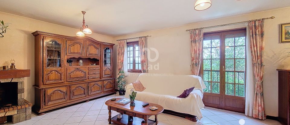 Traditional house 8 rooms of 200 m² in Guerville (78930)
