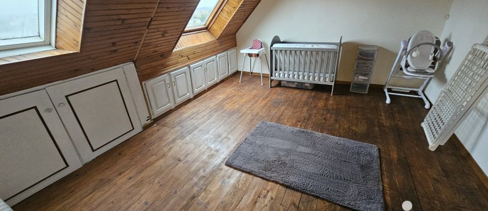 Traditional house 7 rooms of 157 m² in Saint-Martin-des-Champs (29600)