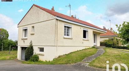 Maison traditionnelle 4 pièces de 84 m² à Saint-Martin-des-Noyers (85140)