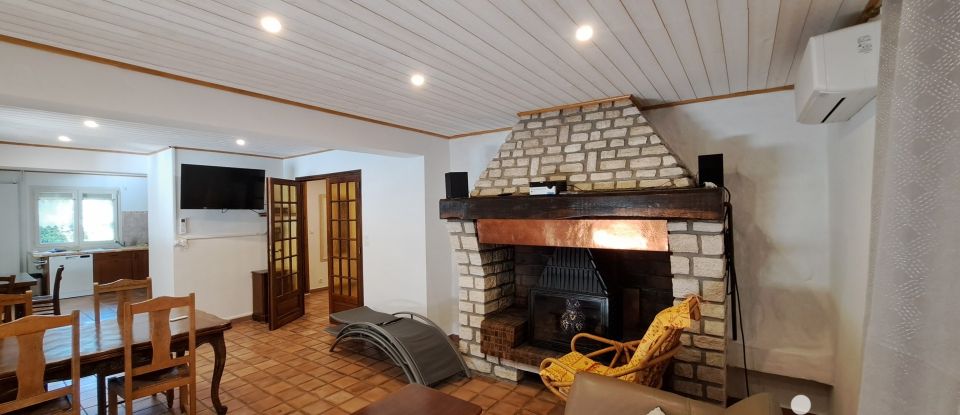 Traditional house 4 rooms of 95 m² in Saint-Remèze (07700)