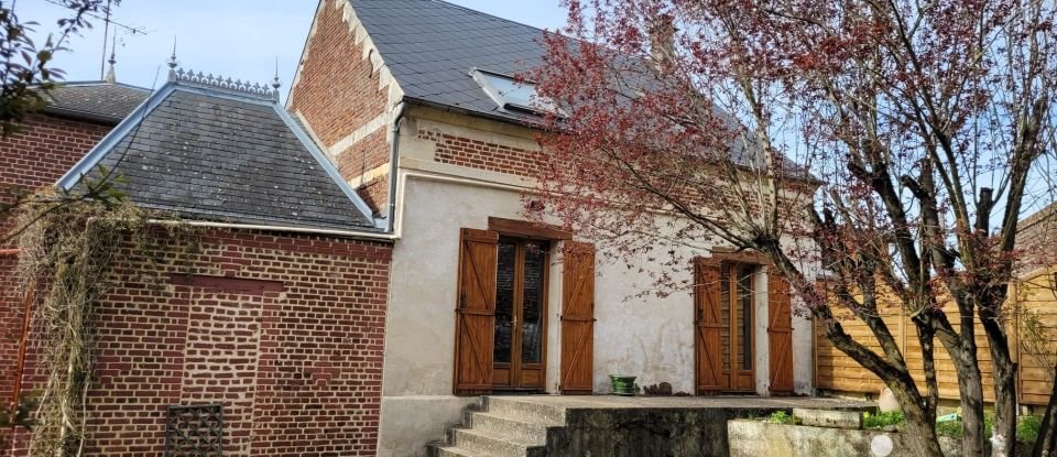 House 6 rooms of 138 m² in Mogneville (60140)