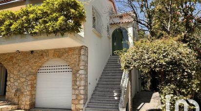 House 9 rooms of 186 m² in Toulon (83000)