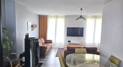 House 5 rooms of 100 m² in Savigny-le-Temple (77176)