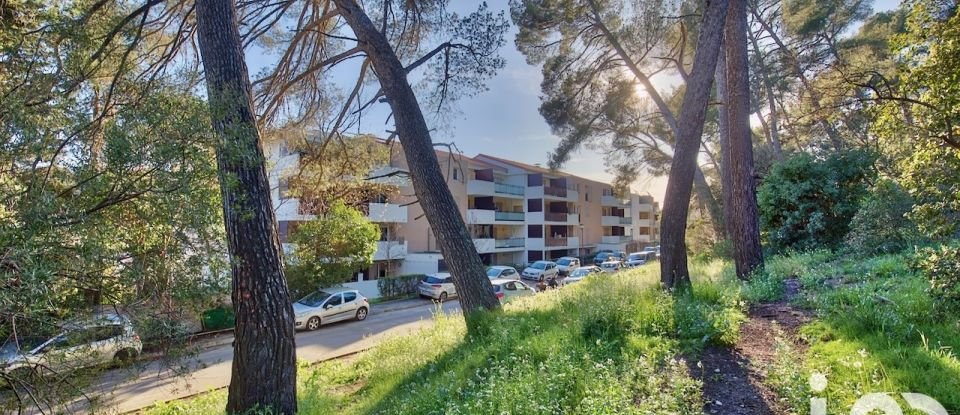 Appartement 3 pièces de 55 m² à Marseille (13011)