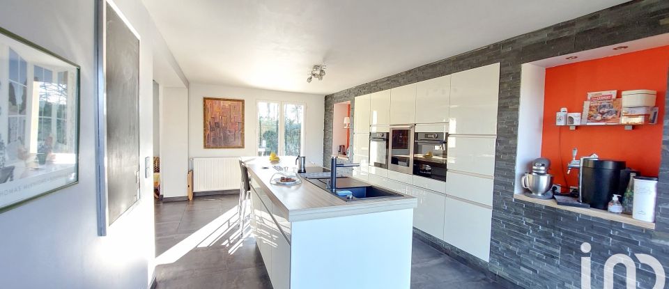 Maison 7 pièces de 233 m² à Montfort-l'Amaury (78490)