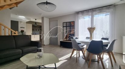 House 4 rooms of 90 m² in Nanterre (92000)