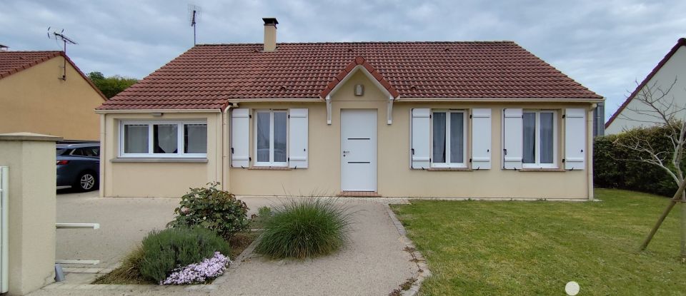 Maison traditionnelle 5 pièces de 128 m² à Saint-Péravy-la-Colombe (45310)