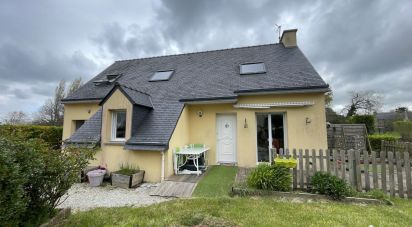 House 8 rooms of 93 m² in Pouldergat (29100)