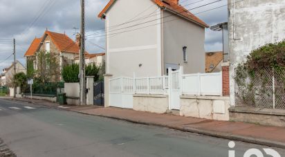 House 6 rooms of 84 m² in Mantes-la-Ville (78711)