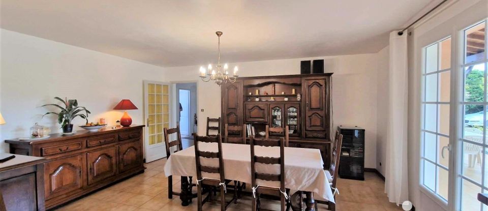 Traditional house 5 rooms of 110 m² in Castelsarrasin (82100)