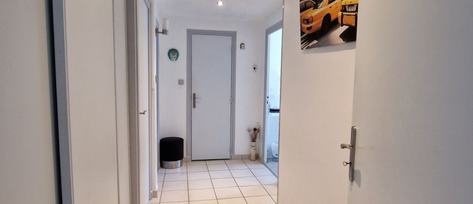 Apartment 3 rooms of 79 m² in Meylan (38240)