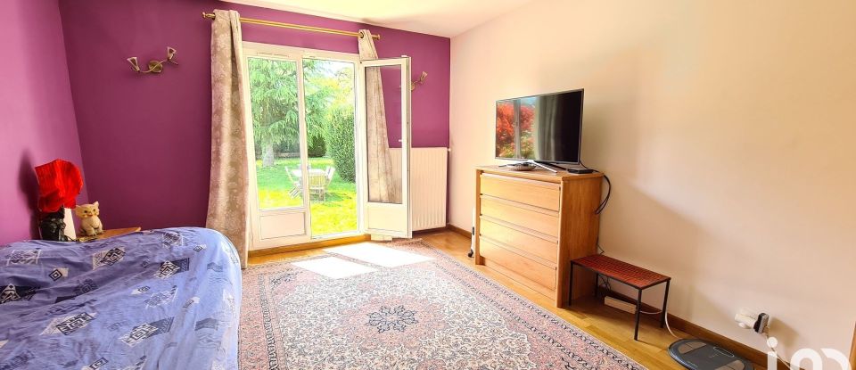 Traditional house 8 rooms of 150 m² in Bouffémont (95570)